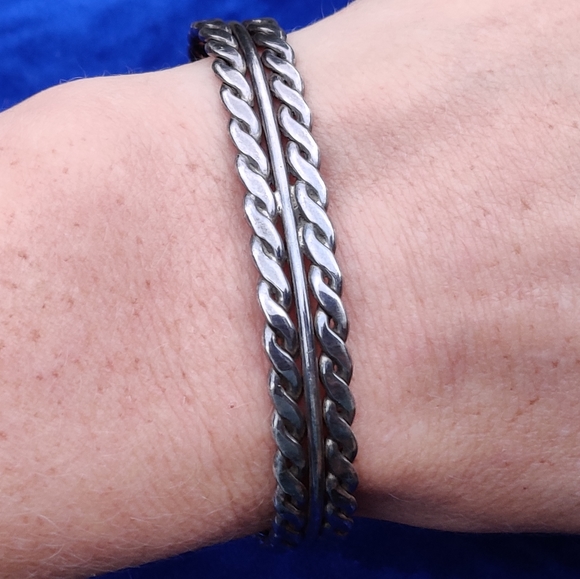Vintage sterling braided cuff bracelet - Picture 3 of 16